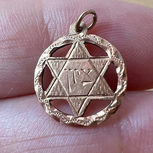 VINTAGE 14K GOLD SMALL ZION JEWISH STAR OF DAVID MAGEN DAVID PENDANT UNISEX